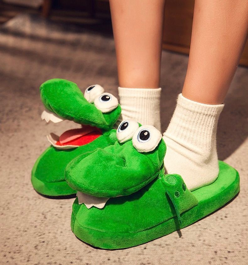 WALKING CROCODILE SLIPPERS